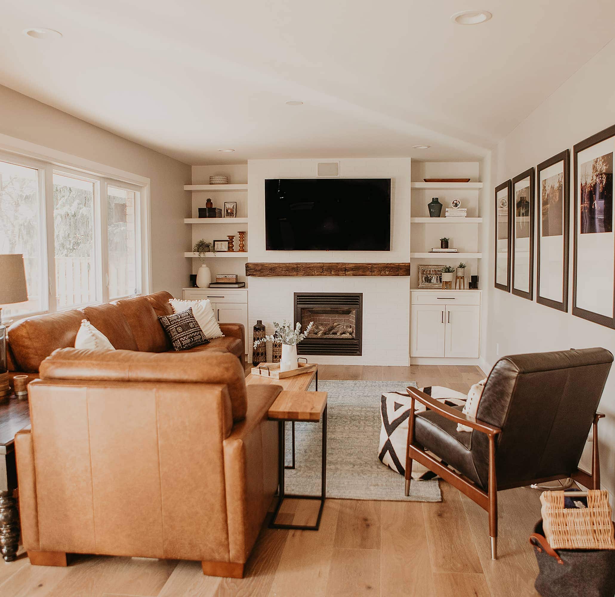 Britney's modern farmhouse tour - a look at the living room