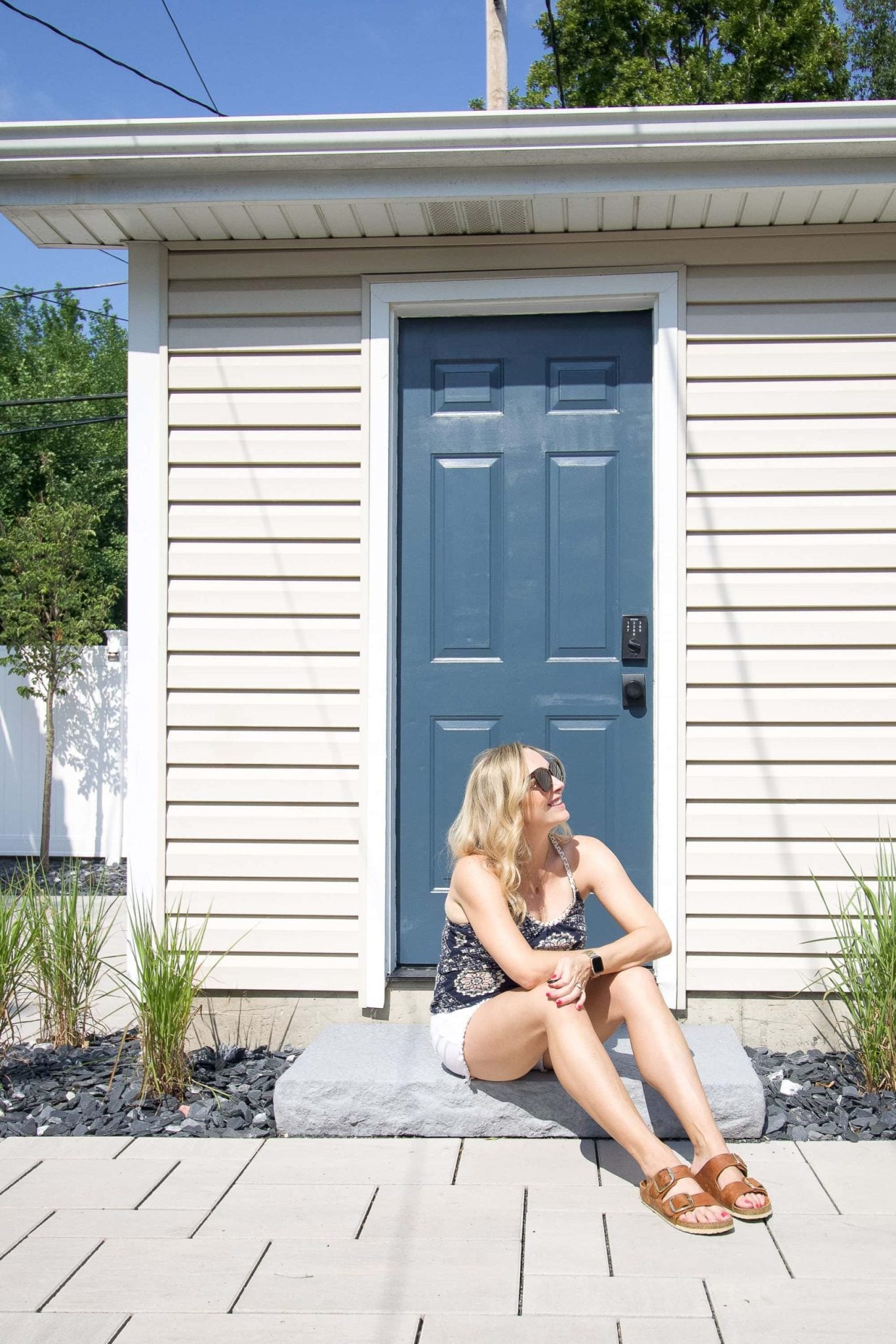 10 Easy Tips to Paint An Exterior Door (Step By Step)