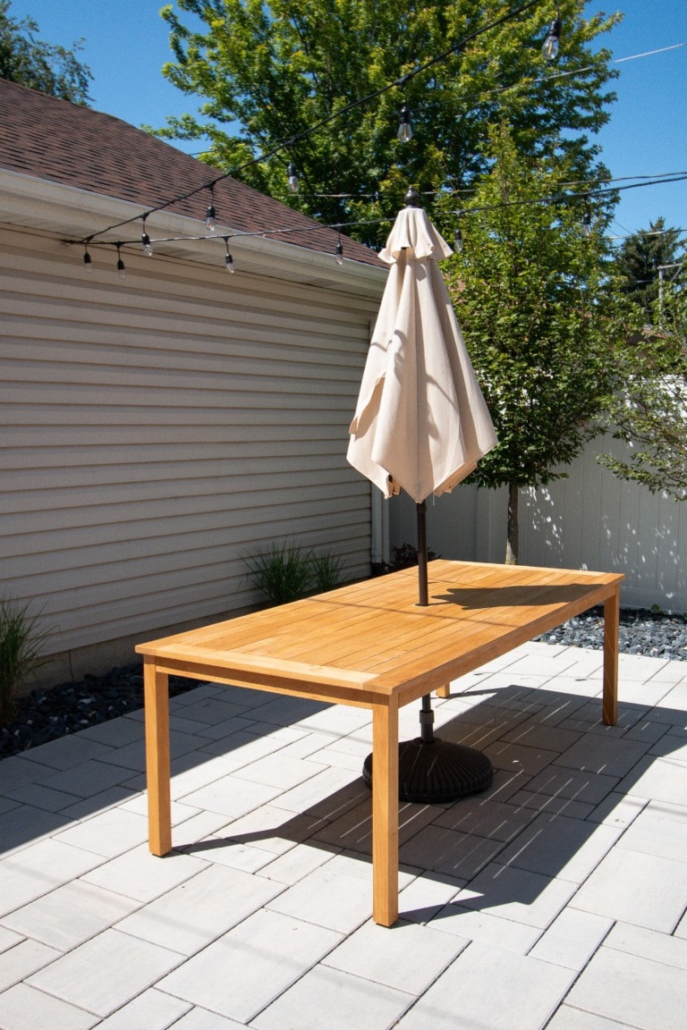 How to protect teak outdoor furniture