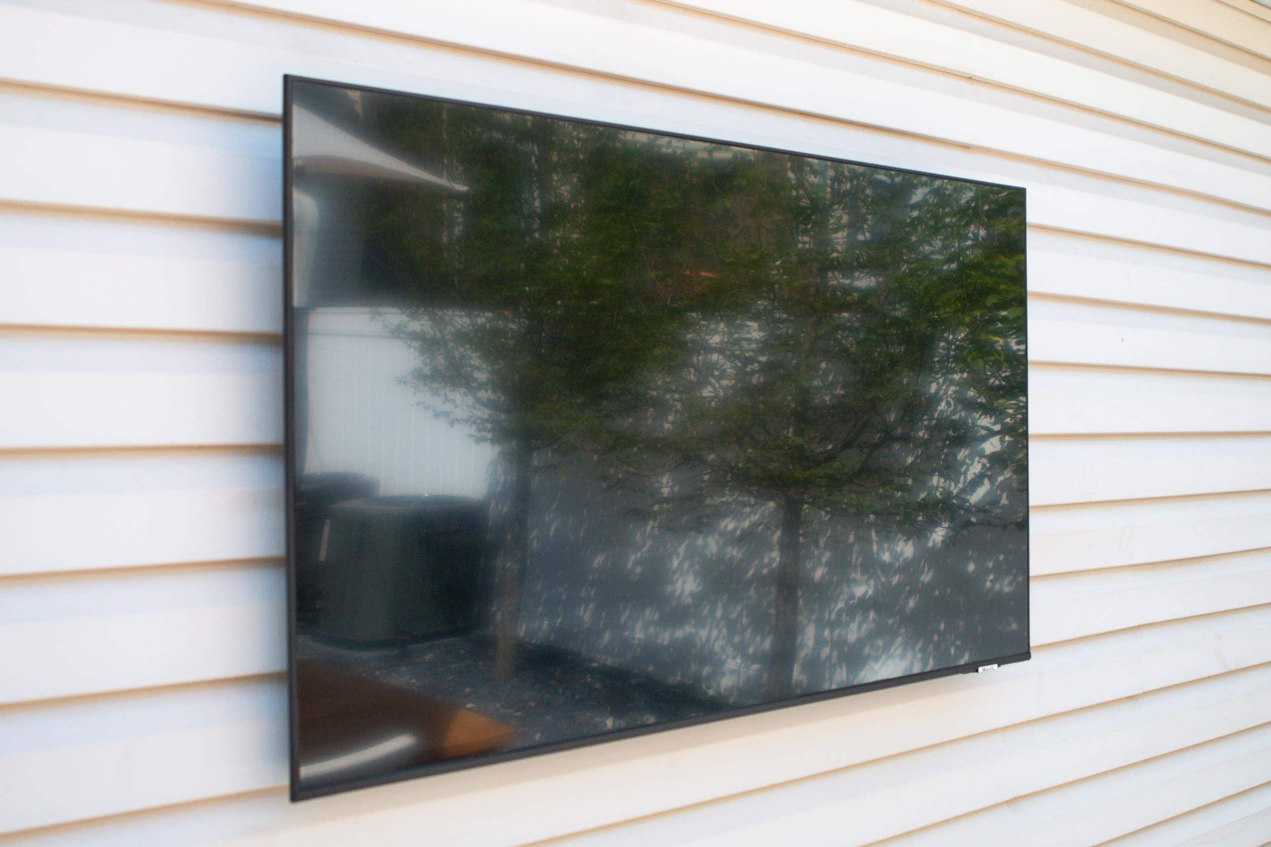 how to find the right outdoor TV