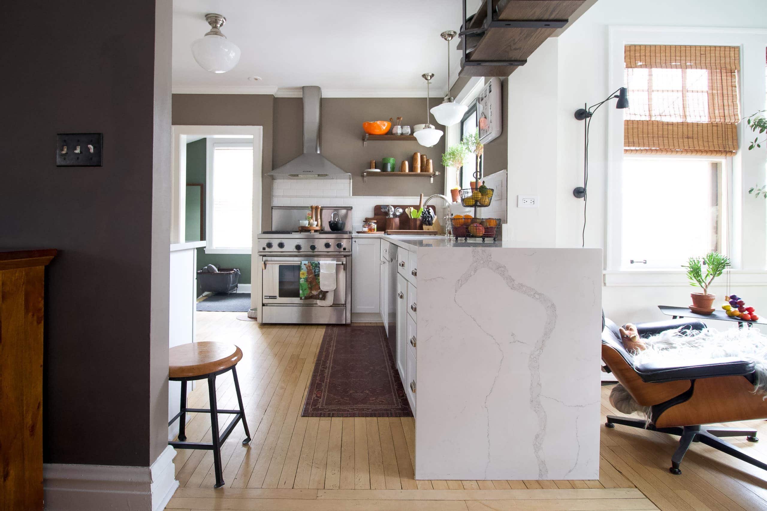 Small and functional kitchen in Evanston, Illinois