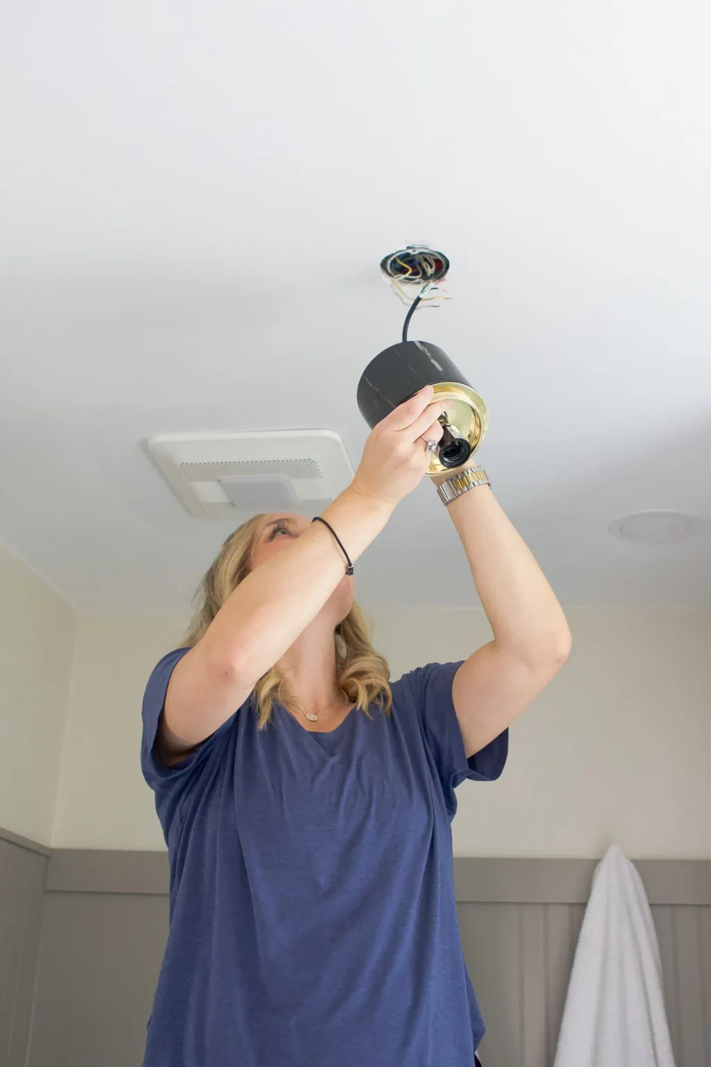 How to install a light fixture