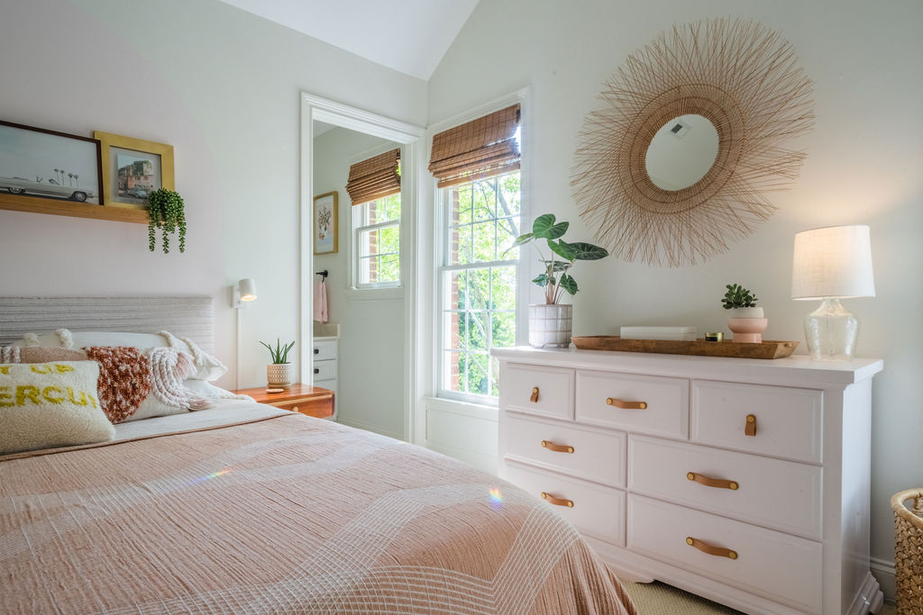 A blush, white, and gold bedroom for a teenage girl