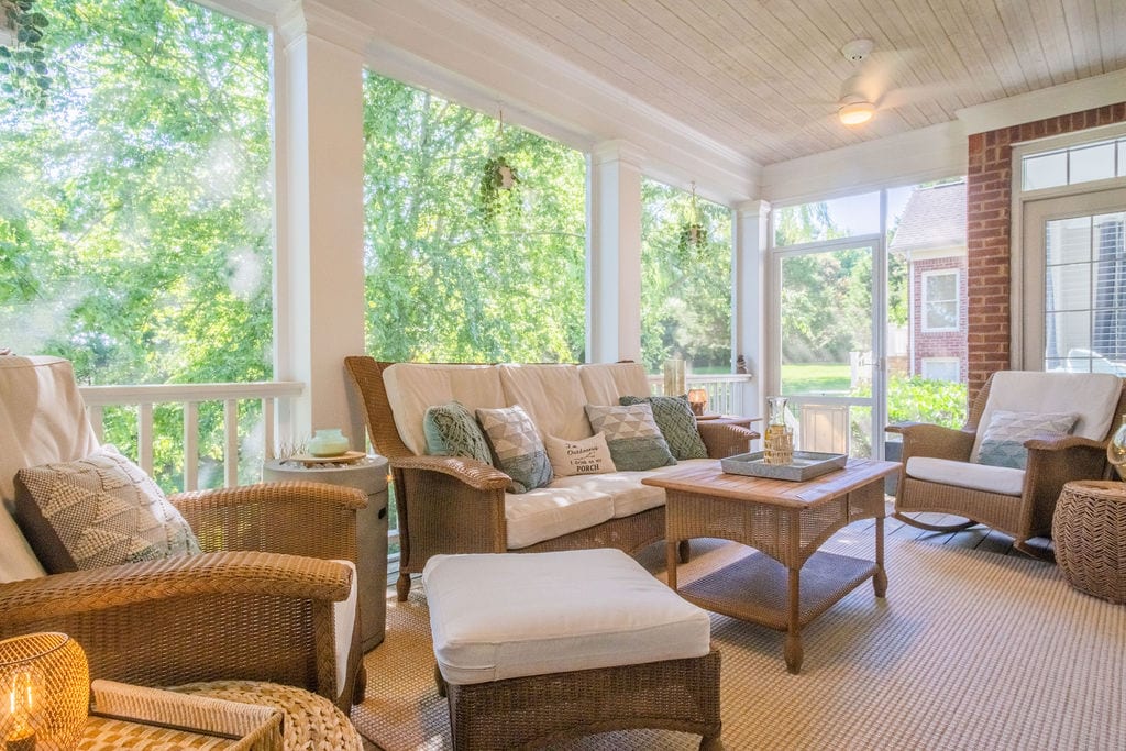 Screened in porch