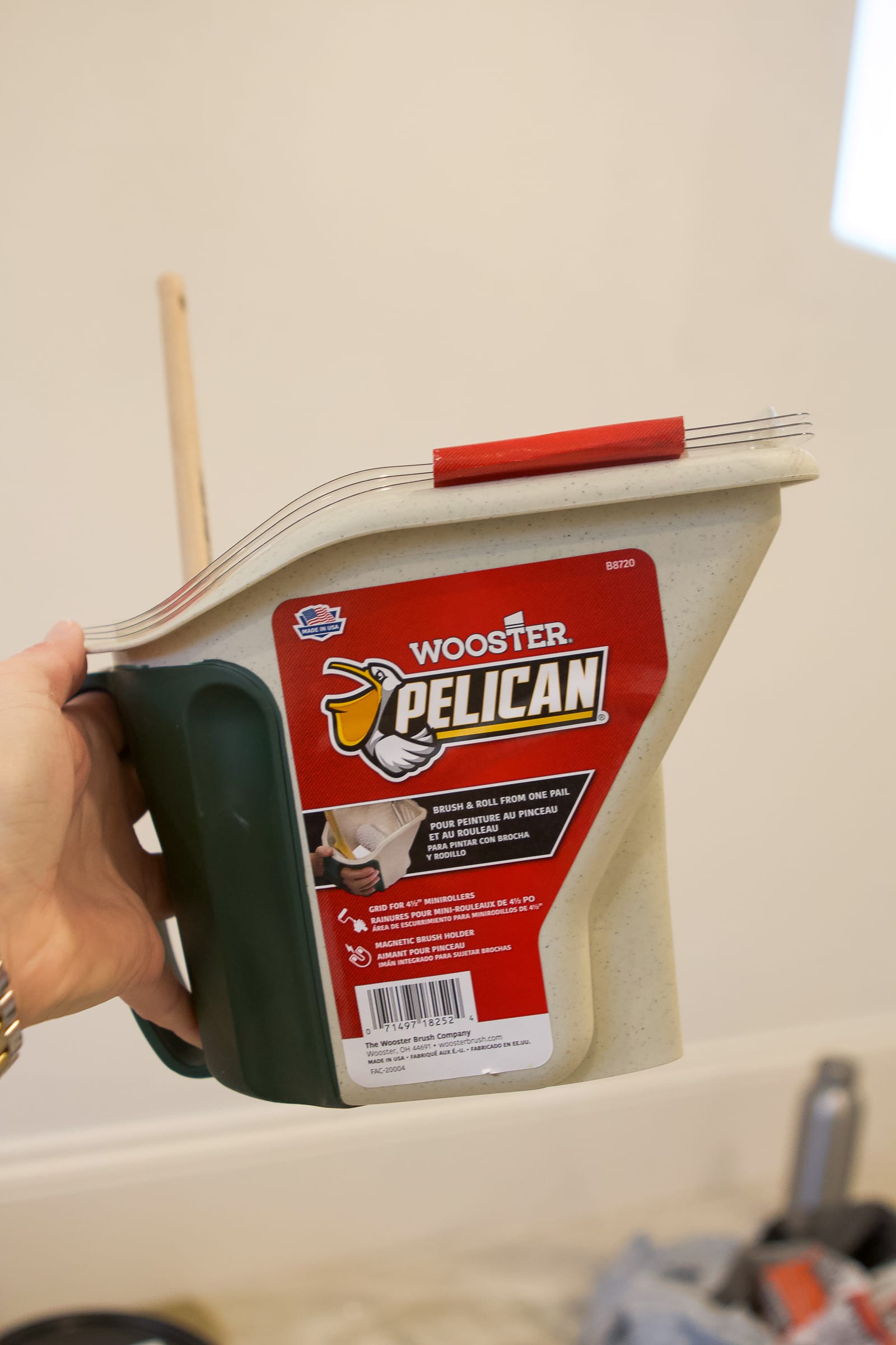 Pelican paint pail