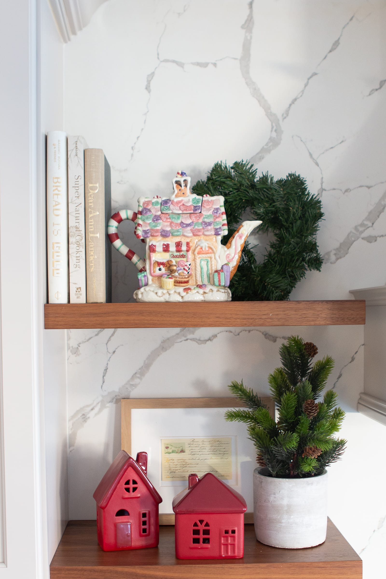 Easy shelf decor for the holidays