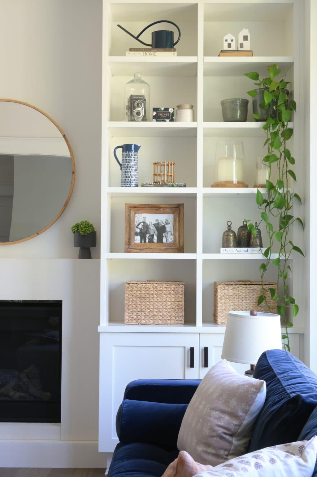 decorating built-ins with organic modern design