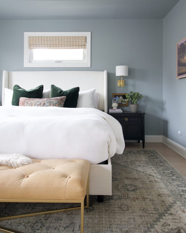 Choosing The Best Paint Color For A Windowless Bathroom
