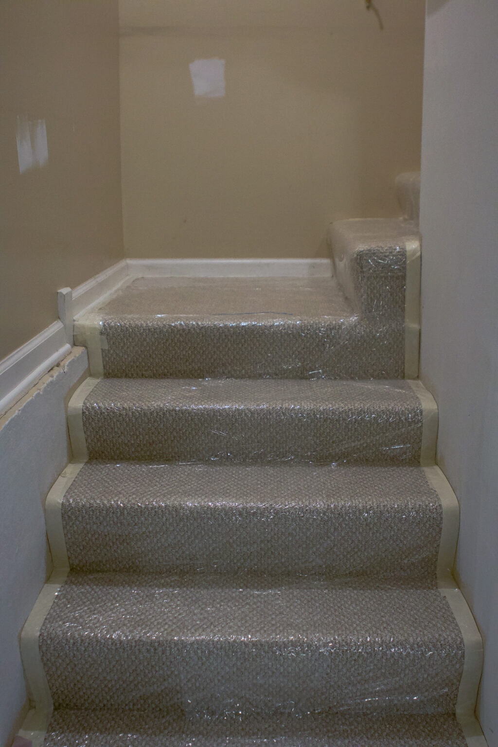 Covering the stairs with carpet mask