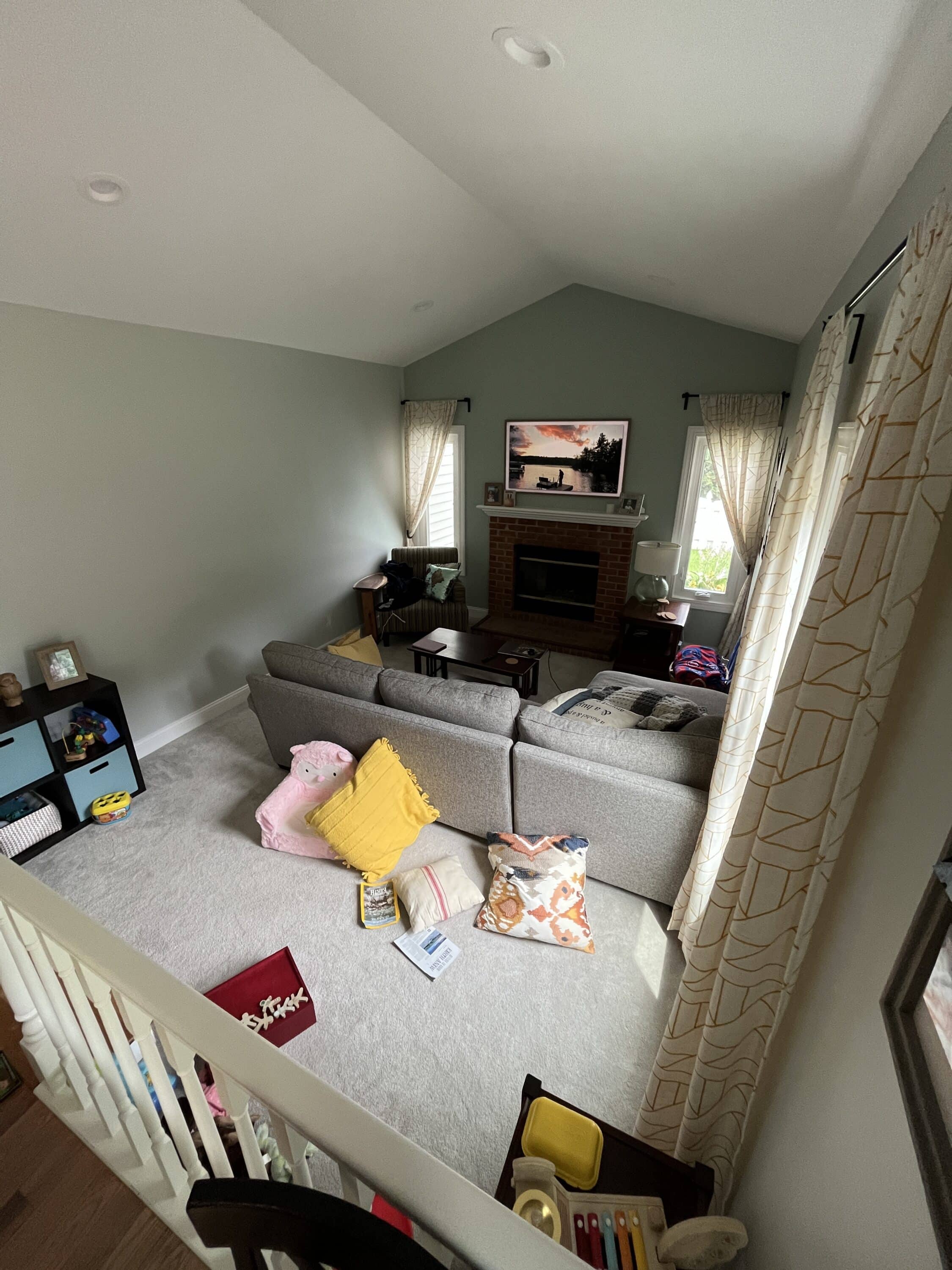 Hanna's long and narrow living room layout
