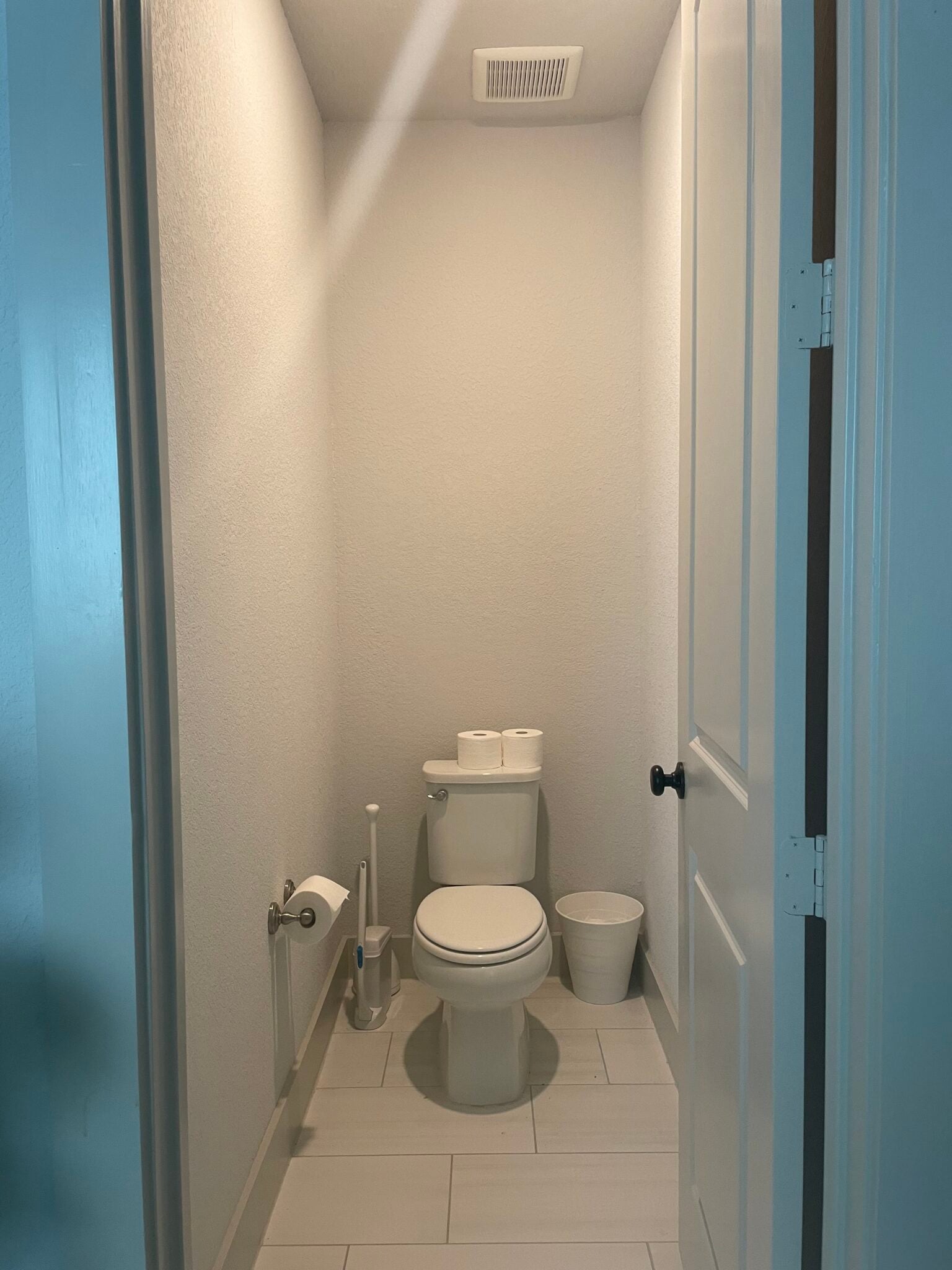 Water Closet Decor Ideas For Your Bathroom (Photos)
