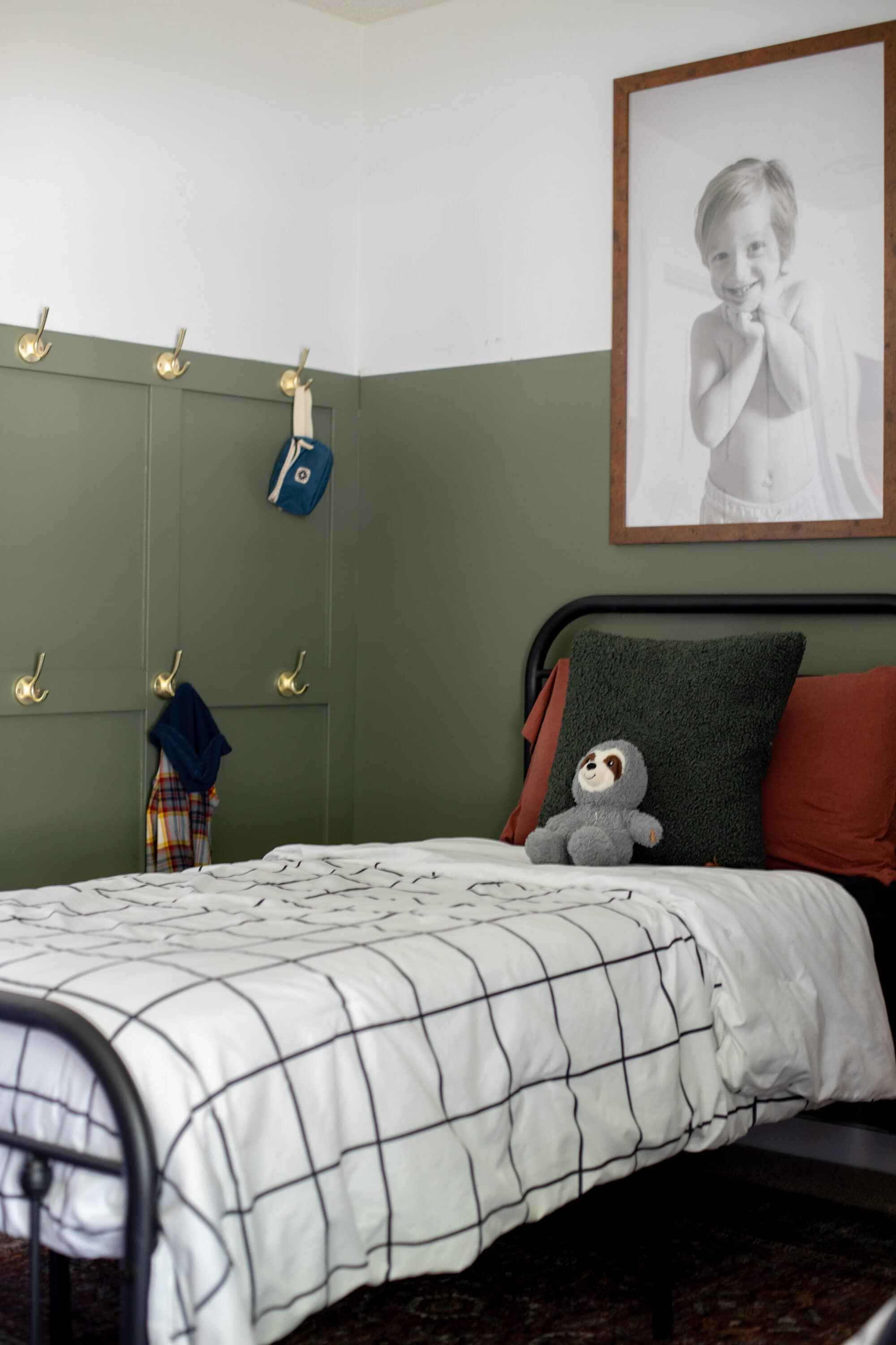 Adding vertical storage to a shared boys' room