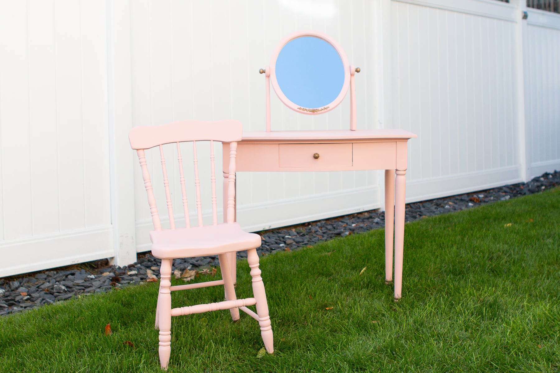 Vanity and chair chalk paint furniture DIY project